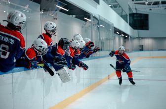 The Ultimate Beginners Guide to Ice Hockey